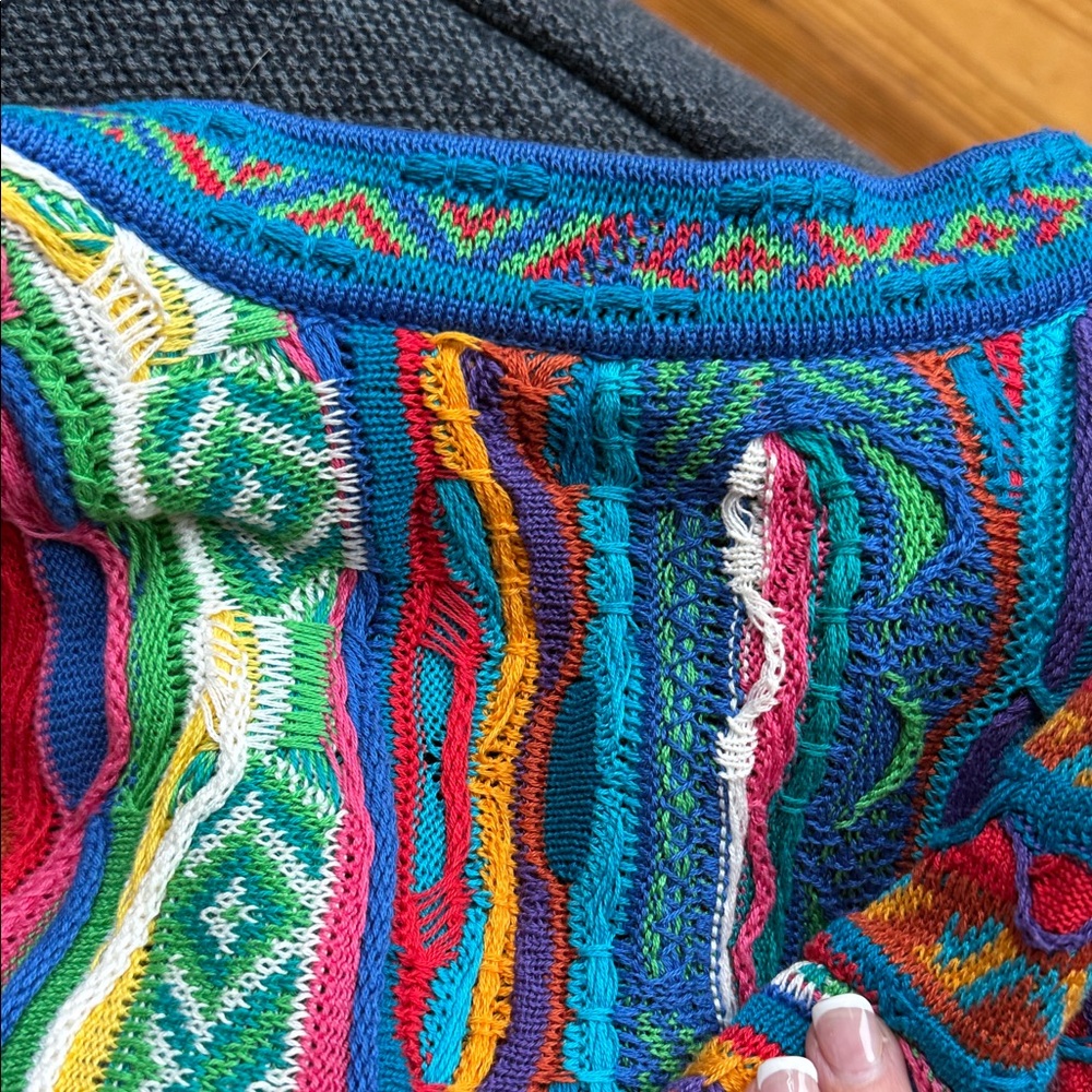 Vintage coogi sweater size M - Great Condition - Picture 14 of 14